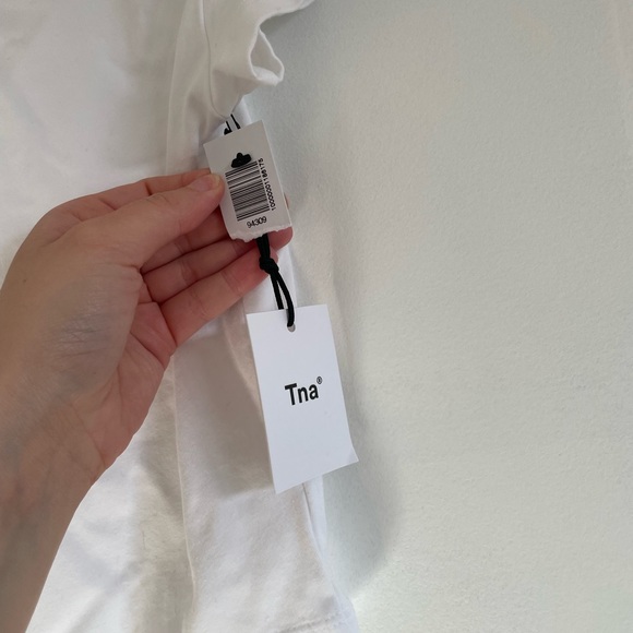 BNWT TNA Chill Costa Shirt - Picture 4 of 4